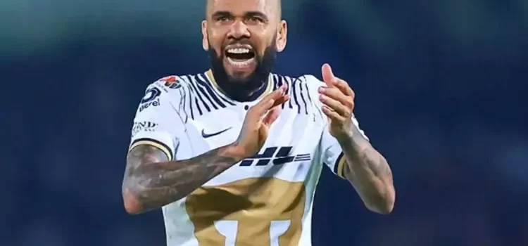 Dani Alves condenado a 4 años y seis meses de cárcel Dani Alves condenado a 4 años y seis meses de cárcel