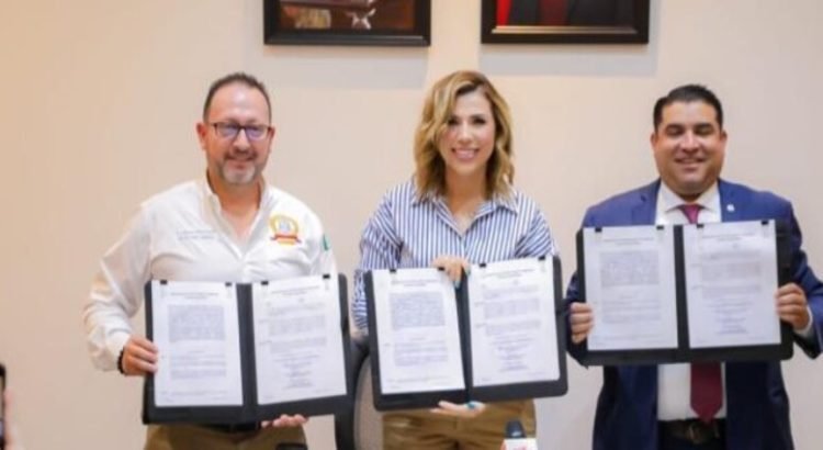 Gobierno de BC firma convenio para mejorar el salario y prestaciones de trabajadores al servicio del estado