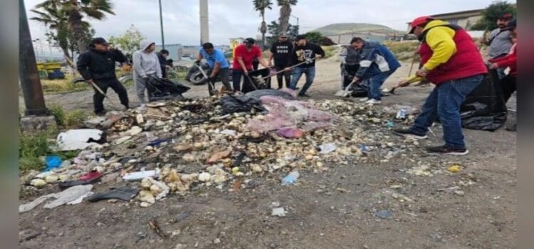 Recolectan 14 toneladas de basura del bulevar Las Torres