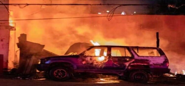 Incendios consumieron dos casas y dos vehículos