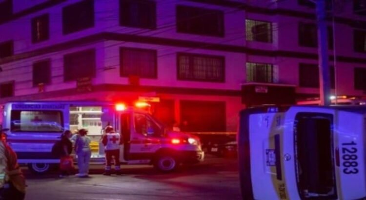 Joven se estrella contra un taxi en Playas; pasajera perdió la vida