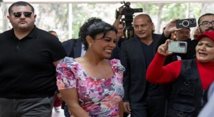 Se presenta a declarar Montserrat Caballero por investigación en su contra