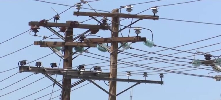 Fuertes vientos provocan apagones en Mexicali