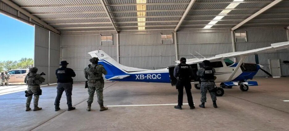 Decomisan aeronave vinculada a grupo delictivo en Sinaloa
