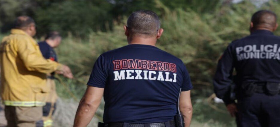 Muere hombre tras caer camioneta a un canal en la colonia Pacífico de Mexicali